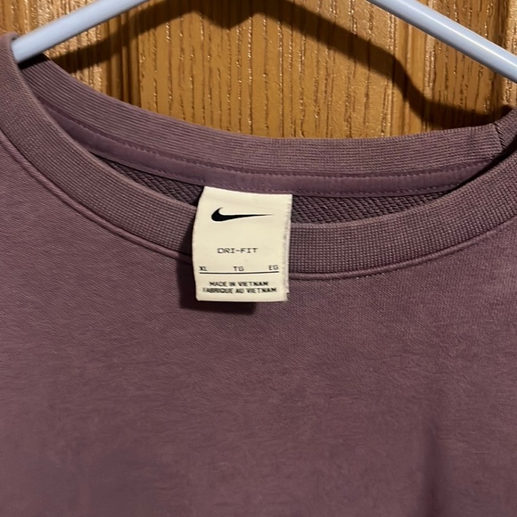 Nike Oversized Crewneck - Picture 2 of 5